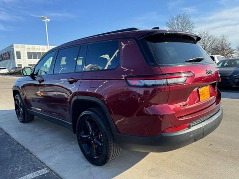 Used 2023 Jeep Grand Cherokee L Laredo image 5