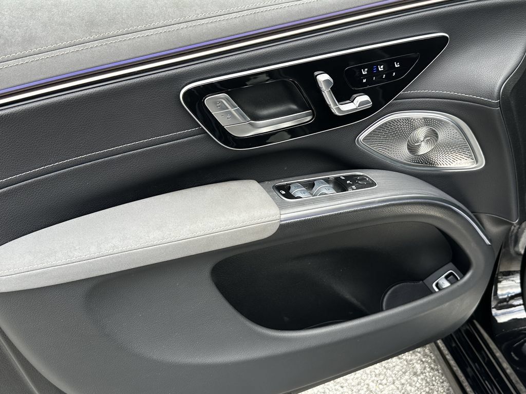 Certified 2023 Mercedes-Benz EQS 580 4MATIC SUV image 11