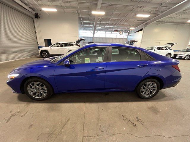 Used 2024 Hyundai Elantra SEL FWD image 6