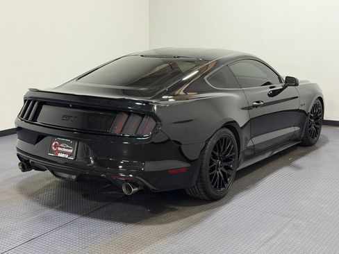 Used 2017 Ford Mustang GT w/ Black Accent Package RWD image 5