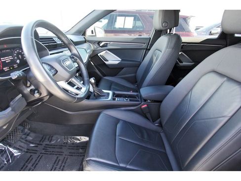 Used 2023 Audi Q3 2.0T Premium image 6