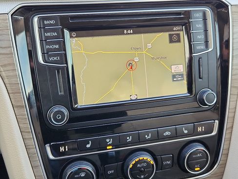 Used 2017 Volkswagen Passat 1.8T SE image 17