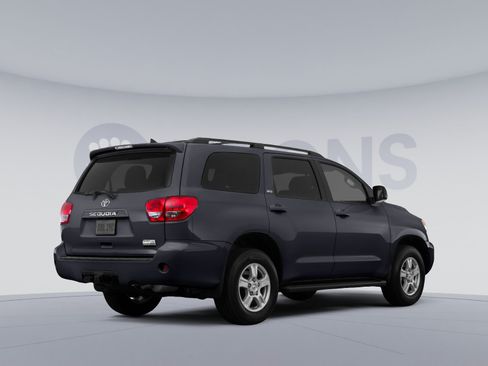 Used 2016 Toyota Sequoia SR5 w/ Premium Package AWD/4WD image 4