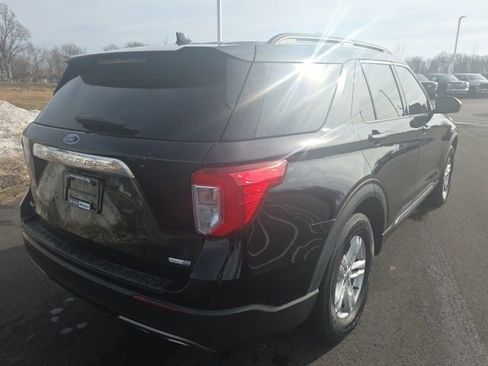 Used 2020 Ford Explorer XLT w/ Equipment Group 202A image 6