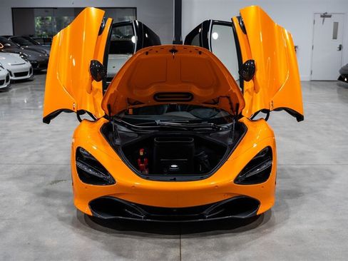 Used 2019 McLaren 720S Performance RWD image 35