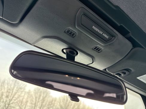 Used 2023 Jeep Wrangler Sport image 29