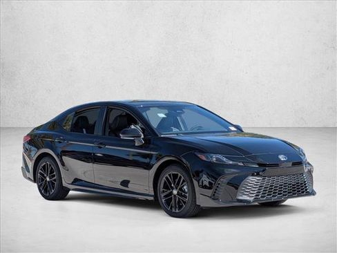 New 2026 Toyota Camry SE image 7