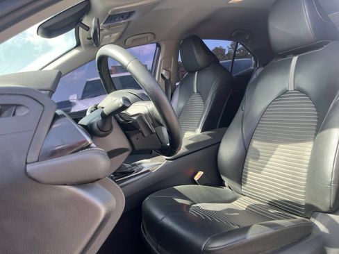 Used 2021 Toyota Camry SE FWD image 8