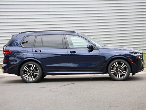 Used 2023 BMW X7 xDrive40i w/ M Sport Package AWD/4WD image 5