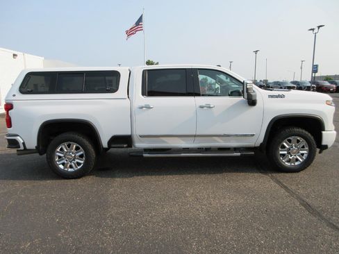 Certified 2024 Chevrolet Silverado 2500 High Country w/ High Country Premium Package AWD/4WD image 4