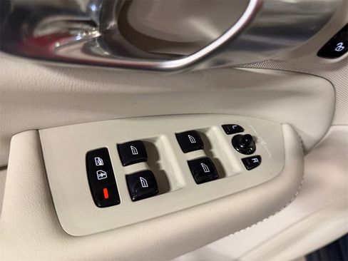 Used 2024 Volvo XC90 B6 Ultimate image 36