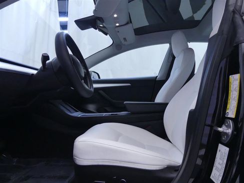 Used 2022 Tesla Model 3 Long Range image 24