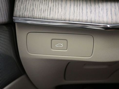 Used 2023 Volvo XC90 B6 Ultimate w/ Lounge Package image 29