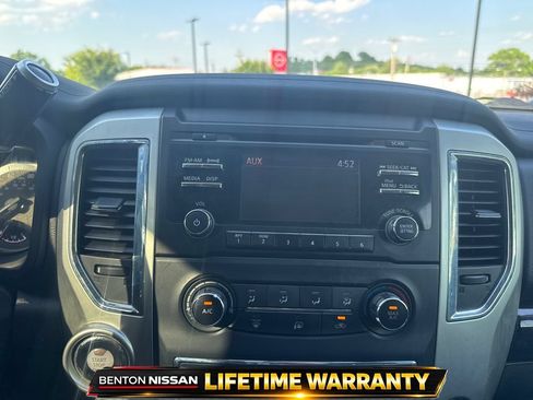 Used 2018 Nissan Titan SV AWD/4WD image 18