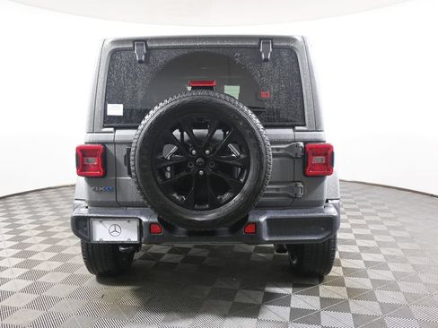 Used 2021 Jeep Wrangler Unlimited Sahara w/ Cold Weather Group AWD/4WD image 6