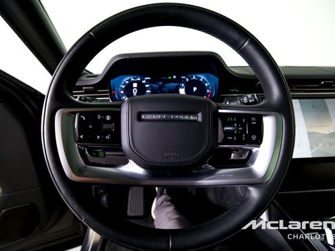 Used 2025 Land Rover Range Rover SV AWD/4WD image 15