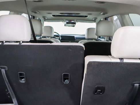 Used 2024 Kia Telluride EX w/ EX Captain's Chair Package image 31