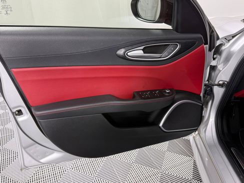 Used 2019 Alfa Romeo Giulia w/ Quick Order Package 22K Sport image 14