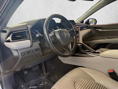 Used 2021 Toyota Camry SE FWD image 16
