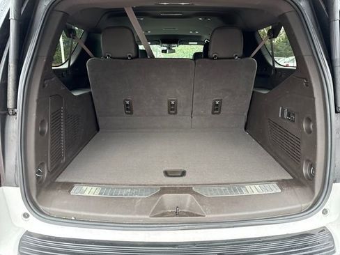 Used 2022 GMC Yukon XL Denali image 22