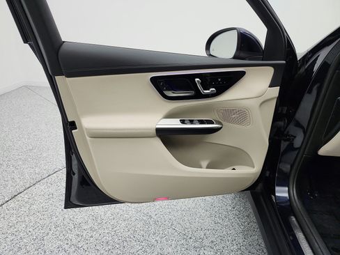 Used 2024 Mercedes-Benz GLC 300 image 14