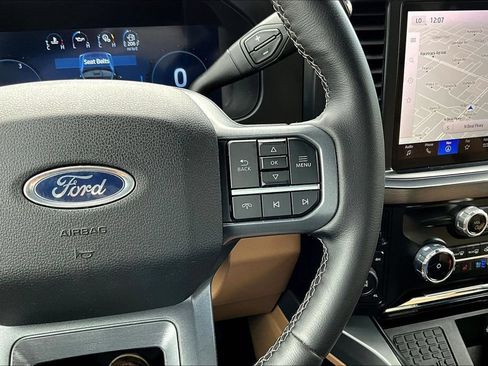 Used 2026 Ford F250 Lariat AWD/4WD image 11