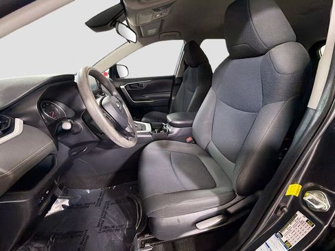Used 2019 Toyota RAV4 LE AWD/4WD image 21