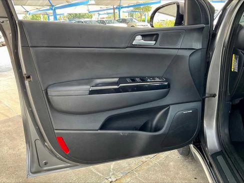 Used 2019 Kia Sportage SX image 21