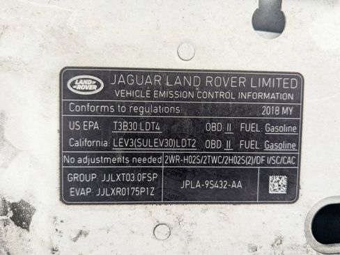 Used 2018 Land Rover Discovery HSE image 24