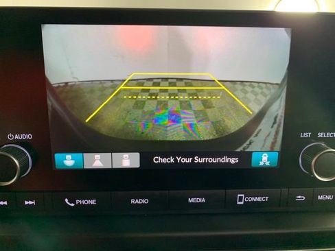 Used 2025 Honda Pilot Sport image 4