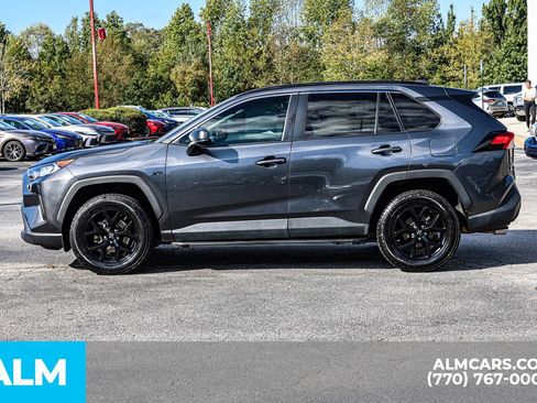 Used 2021 Toyota RAV4 LE image 9