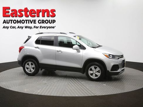 Used 2018 Chevrolet Trax LT w/ LT Convenience Package AWD/4WD image 45