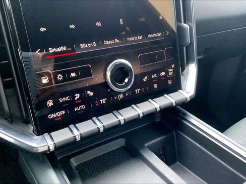 Used 2025 GMC Acadia AT4 w/ Super Cruise Package image 33