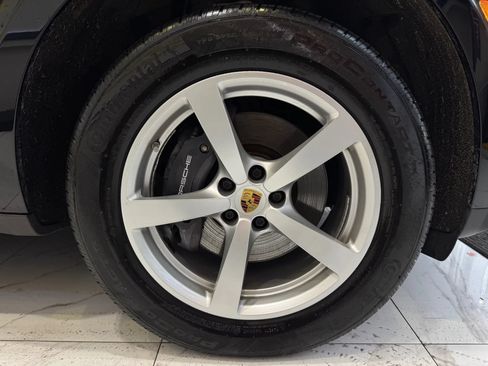 Used 2021 Porsche Macan AWD/4WD image 10