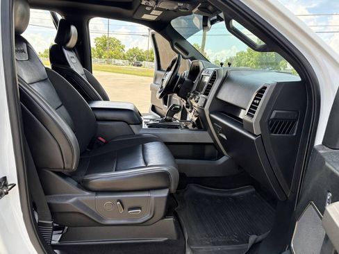 Used 2019 Ford F150 Raptor w/ Equipment Group 802A Luxury AWD/4WD image 17