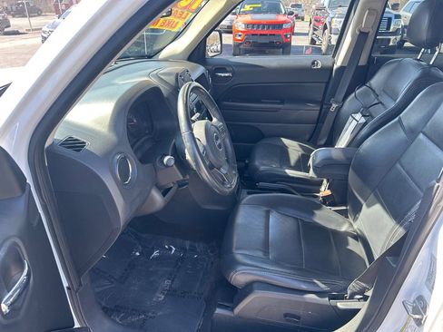 Used 2016 Jeep Patriot High Altitude image 9