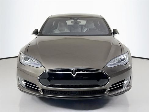 Used 2015 Tesla Model S 85D image 11