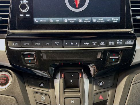 Used 2025 Honda Odyssey EX-L image 16