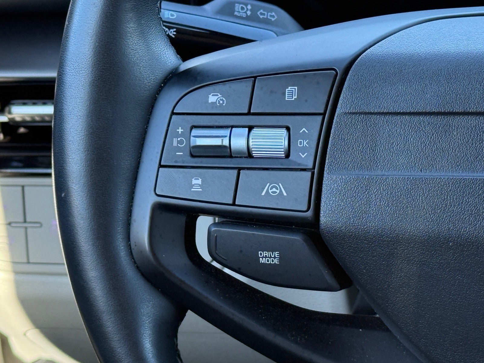 Used 2026 Kia Sportage EX FWD image 21