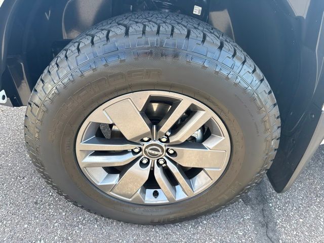 Certified 2025 Nissan Frontier SV w/ SV Convenience Package AWD/4WD image 38