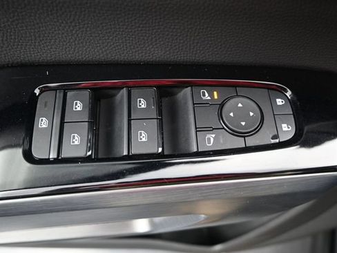 Used 2025 Nissan Pathfinder SL AWD/4WD image 11