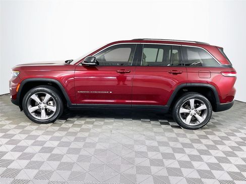 Used 2022 Jeep Grand Cherokee Limited AWD/4WD image 4