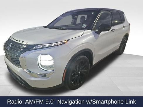 Used 2023 Mitsubishi Outlander SEL image 3