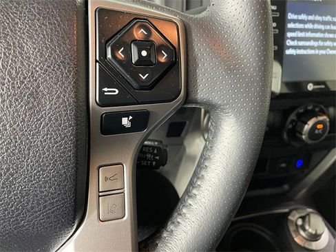 Used 2022 Toyota 4Runner SR5 Premium image 11