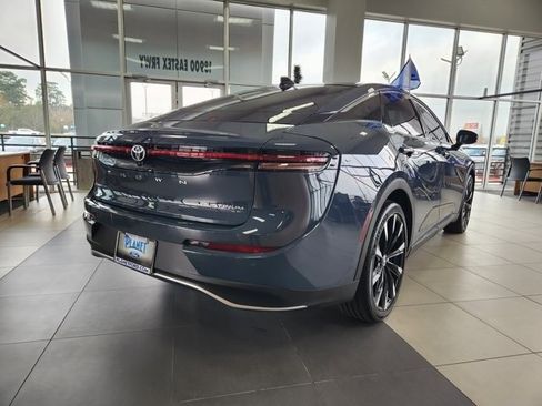 Used 2025 Toyota Crown Platinum image 7