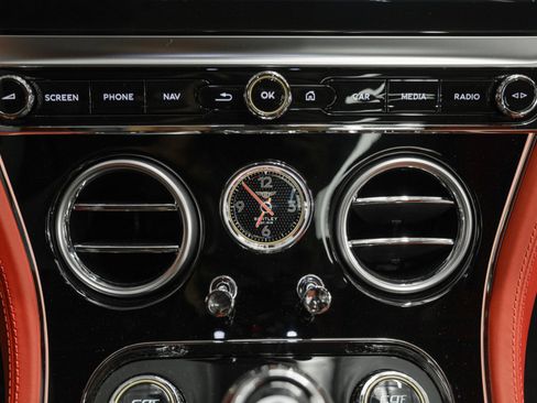 Used 2025 Bentley Continental GT AWD/4WD image 24