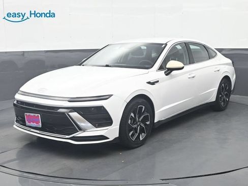 Used 2025 Hyundai Sonata SEL FWD image 3