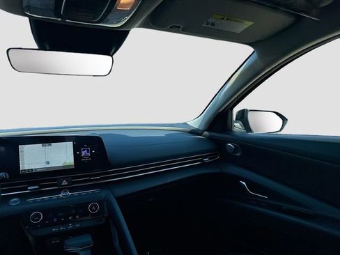 Used 2024 Hyundai Elantra SEL image 22