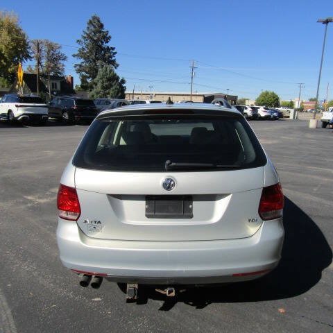 Used 2011 Volkswagen Jetta TDI FWD image 5