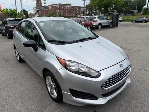 Used 2018 Ford Fiesta SE FWD image 4